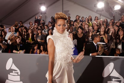Rihanna looked angelic at the 2010 Grammys with frosted eyeshadow.