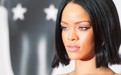 Rihanna wearing lavender eyeshadow in 2016.