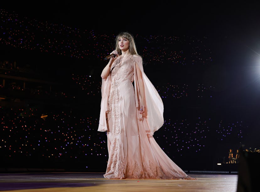 Taylor Swift fans have a theory that her choice to replace "Invisible String" with "The 1" on her Er...