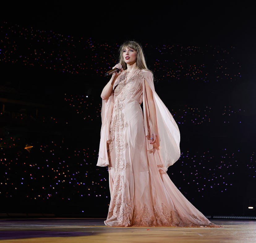 Taylor Swift fans have a theory that her choice to replace "Invisible String" with "The 1" on her Er...