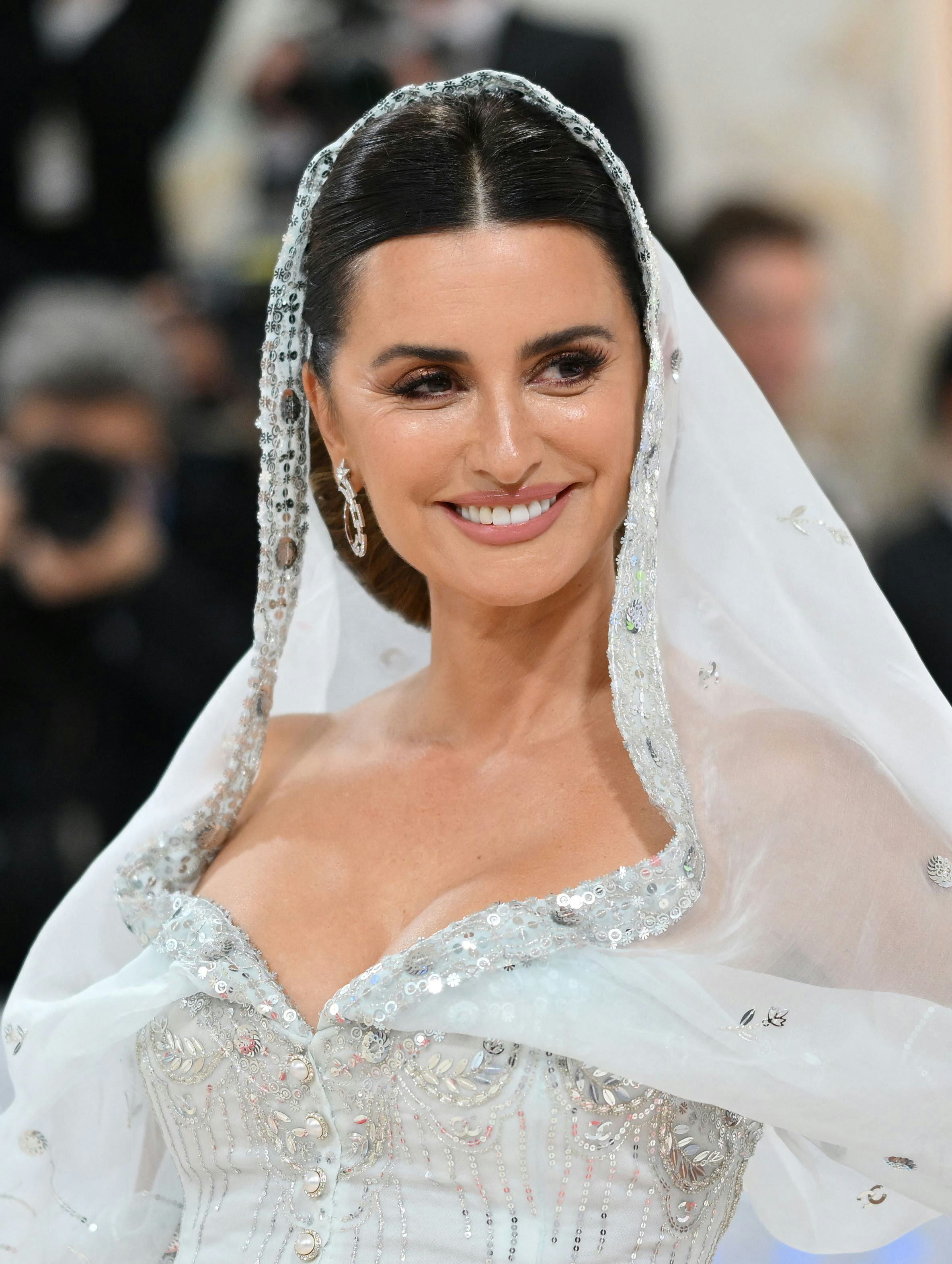 Penelope Cruz arrives for the 2023 Met Gala.