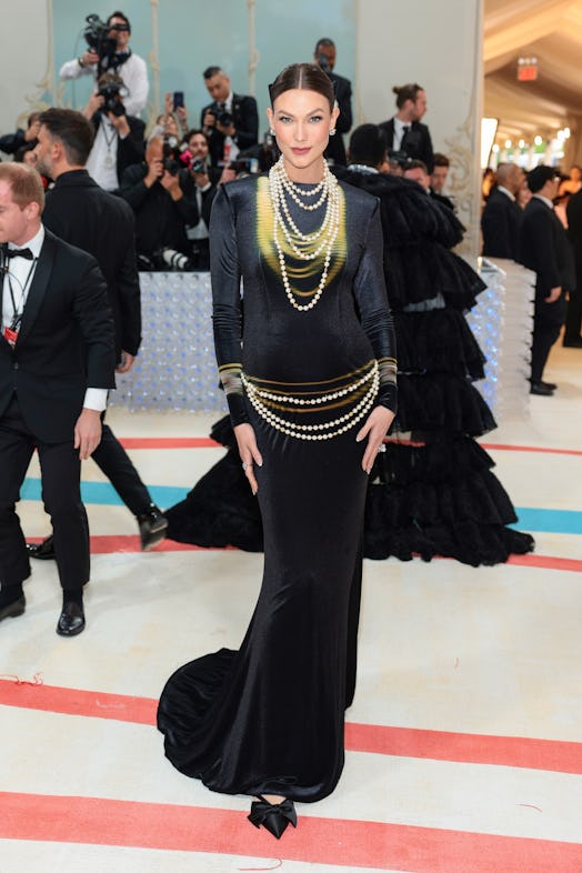 NEW YORK, NEW YORK - MAY 01: Karlie Kloss attends The 2023 Met Gala Celebrating "Karl Lagerfeld: A L...