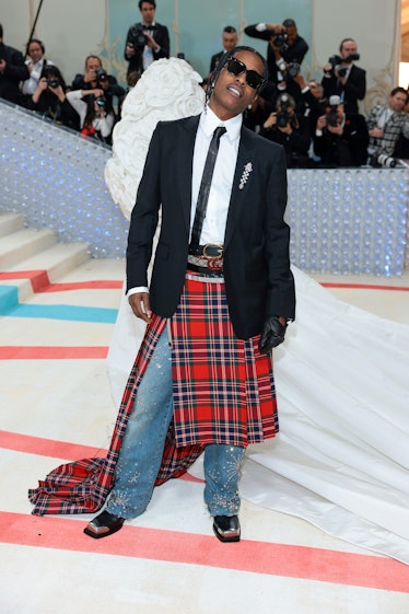 A$AP Rocky در مراسم Met Gala 2023 شرکت می کند "کارل لاگرفلد: خطی از زیبایی" 