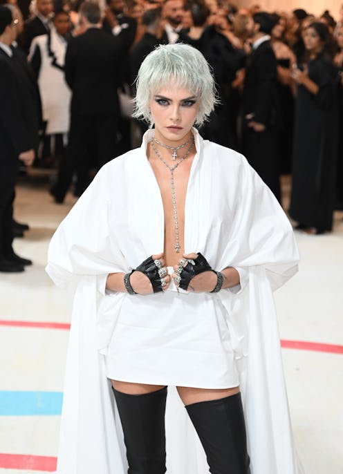 Cara Delevingne cat eye makeup at Met Gala 2023