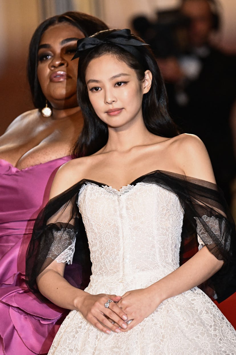 Jennie Kim (R)