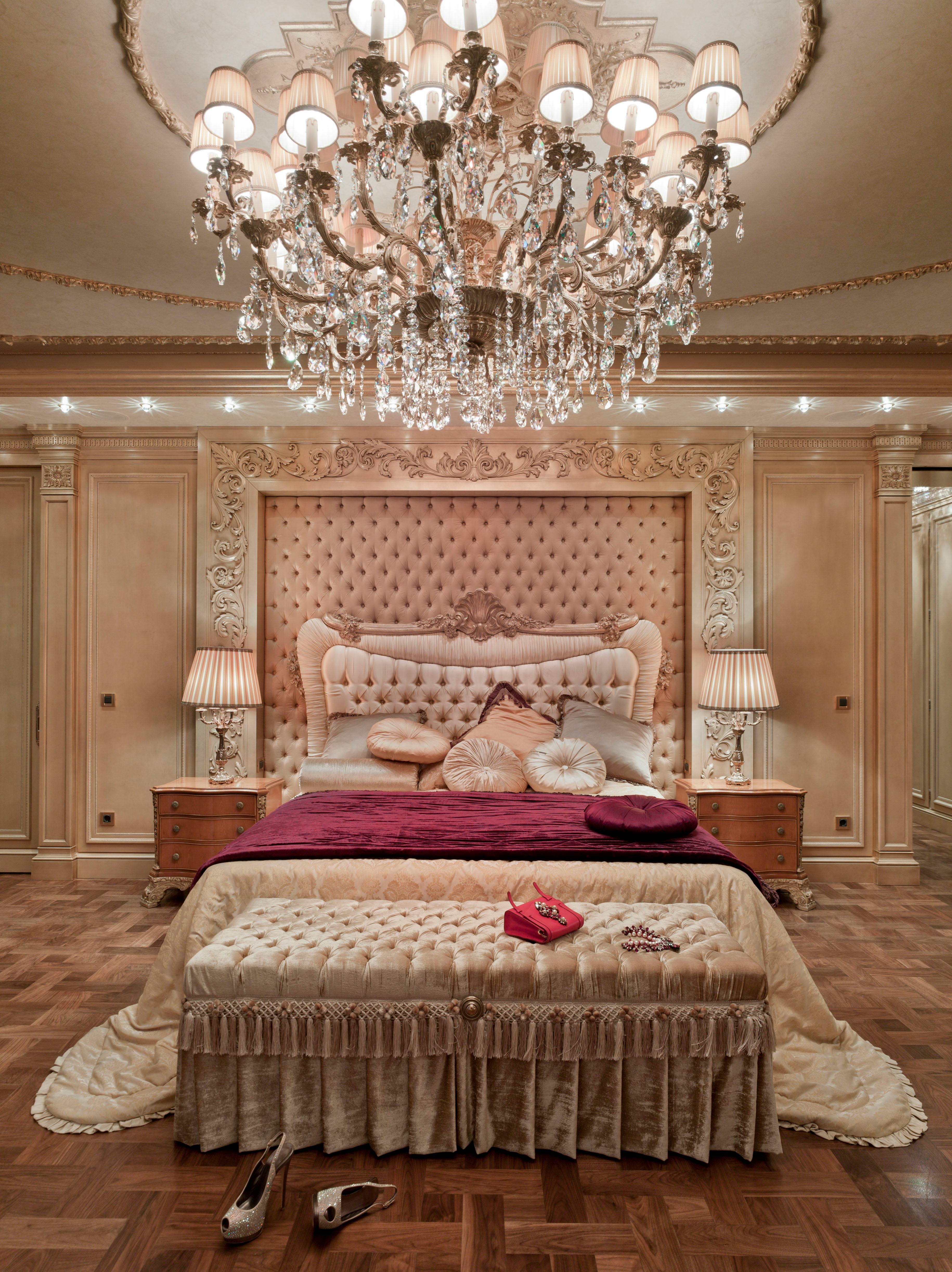 Glamour is the ideal home decor aesthetic for Leos, according to an expert.