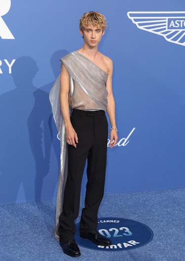 Troye Sivan attends the amfAR Cannes Gala 2023.
