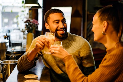 Bartenders reveal seven of the cringiest mistakes people make on drinks dates. 