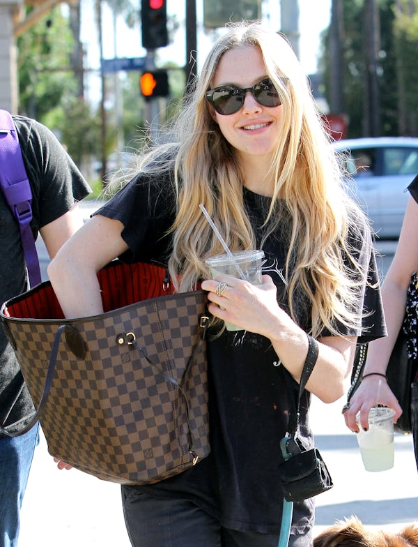 Amanda Seyfried often carries her Louis Vuitton Neverfull bag.