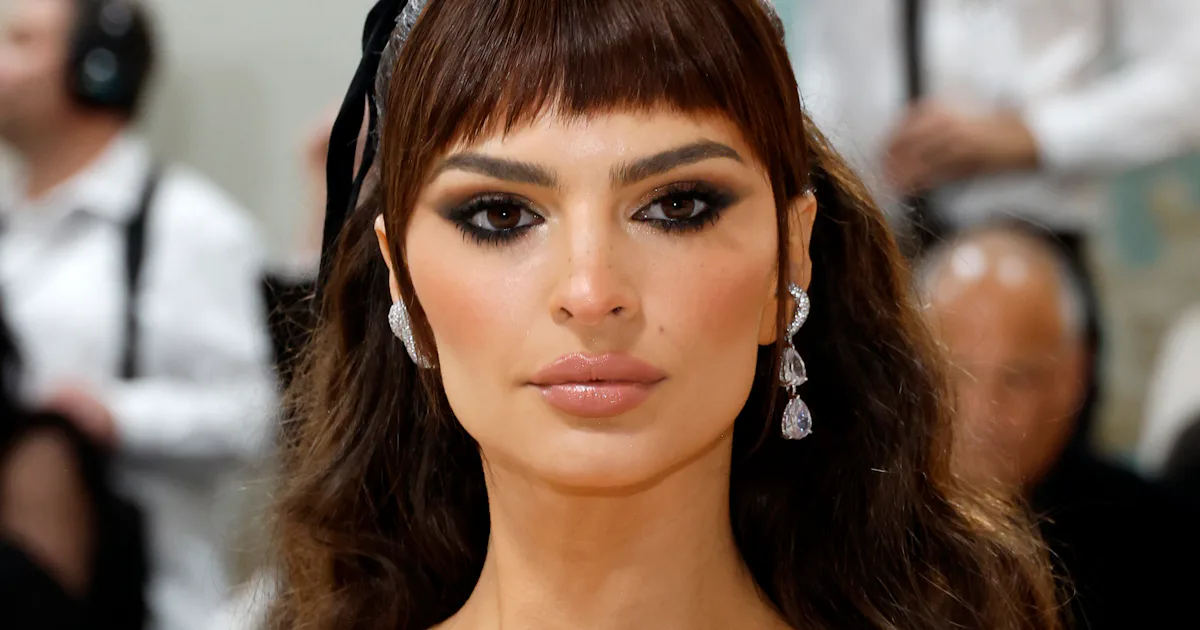 Emily R Famous Nails Emily Ratajkowski's Pink 3D Nails Are The Epitome Of Barbiecore