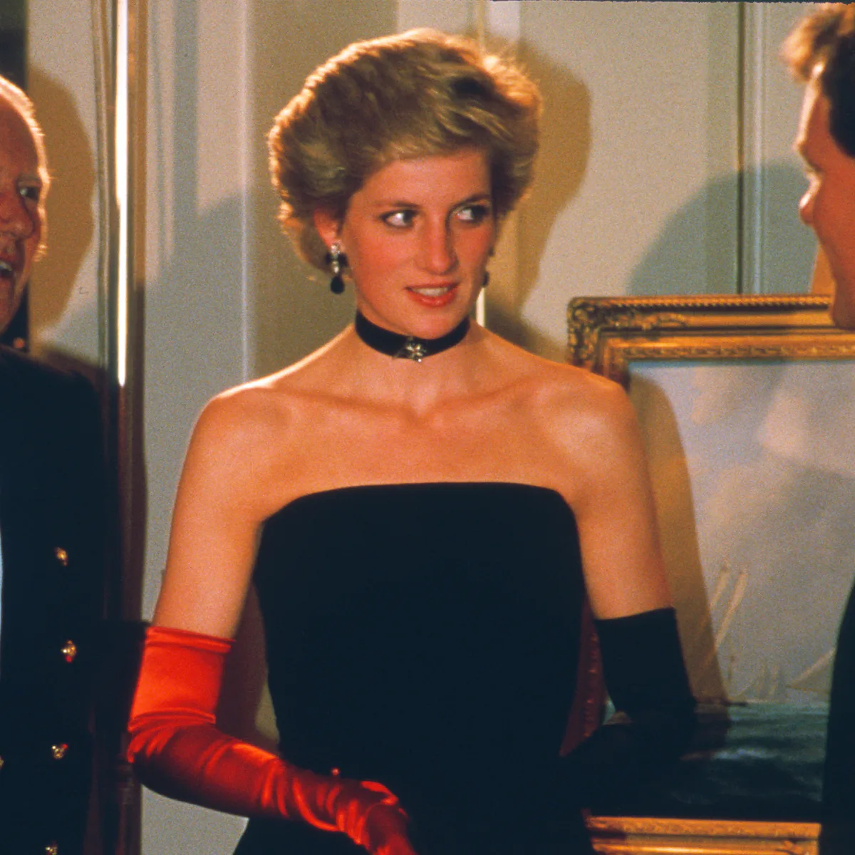 princess diana red dress black hat She did not follow the rules. She changed them. Princess Diana was more than a royal. She became a symbol of compassion, courage, and hope. From walking through landmine fields to