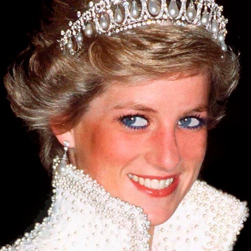 Princess Diana blue eyeliner and pearl tiara in Hong Kong