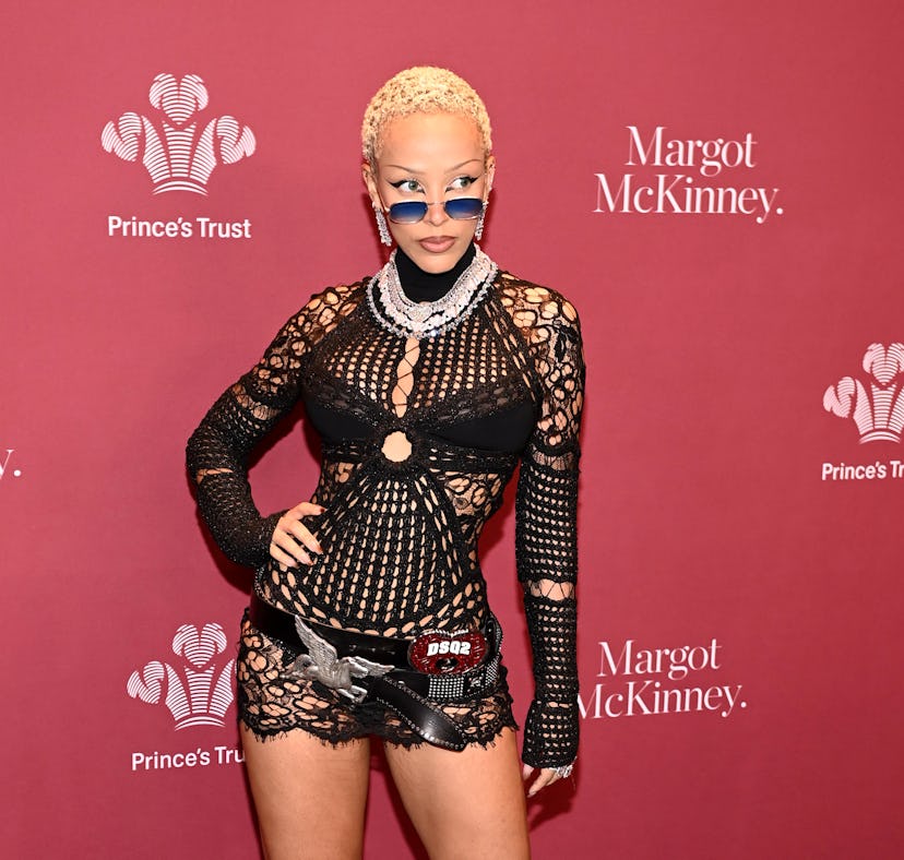 Doja Cat showed off a giant tattoo of a bat skeleton that covers her entire back.