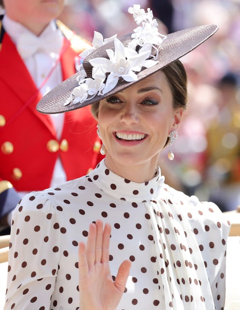 Princess Kate Middleton with flower hat at Ascot race 2022