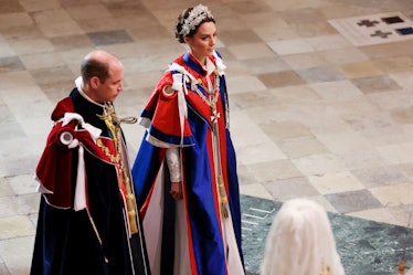 شاهزاده ویلیام، شاهزاده ولز و کاترین، پرنسس ولز برای مراسم تاجگذاری وارد می شوند