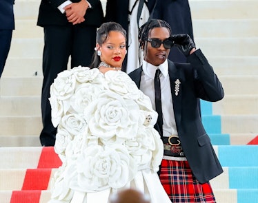 Rihanna and ASAP Rocky show posing tips for couples at the 2023 Met Gala, according to an expert. 