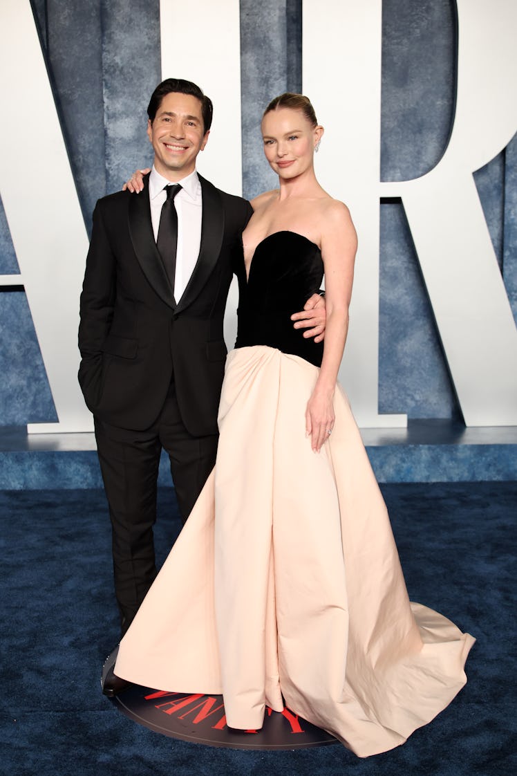 Justin Long and Kate Bosworth attend the 2023 Vanity Fair Oscar Party.