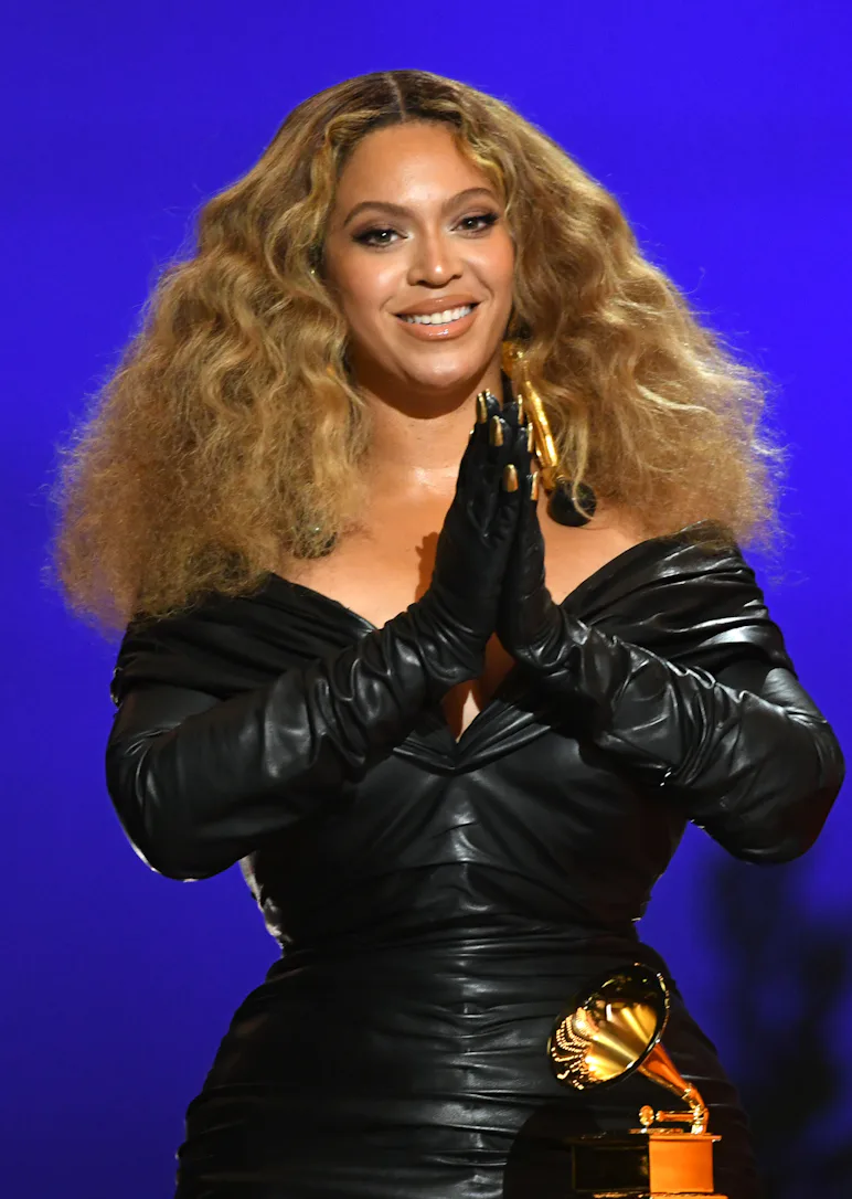 Beyoncé’s Hair Evolution, From Micro Braids To Long Blonde Waves