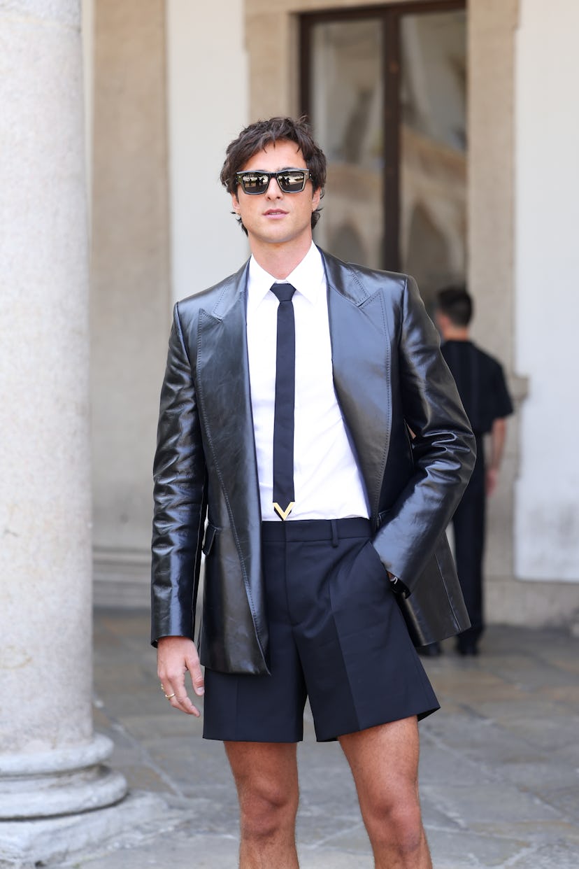 MILAN, ITALY - JUNE 16: Jacob Elordi is seen arriving at the Valentino Spring/Summer 2024 fashion sh...