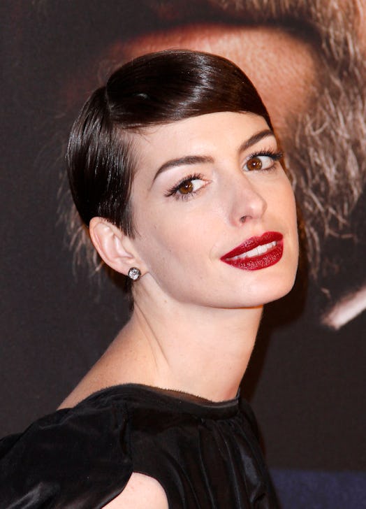 Anne Hathaway pixie cut at Les Miserables premiere 2012