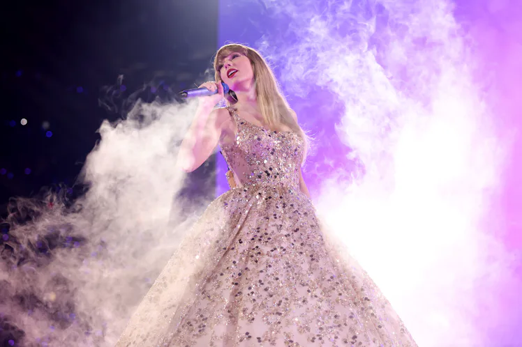 10 Cheap Dupes For Taylor Swift's Eras Tour Outfits 10 Cheap Dupes For Taylor Swift's Eras Tour Outfits