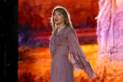 NASHVILLE, TENNESSEE - MAY 07: EDITORIAL USE ONLY Taylor Swift performs onstage for night three of T...