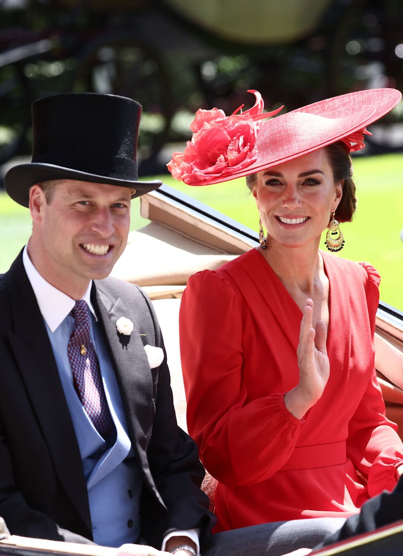 William and Kate arrive in a horse-drawn carriage at the Royal Ascot horse racing meeting.