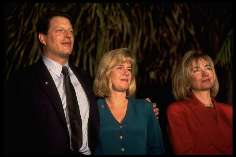 US First Lady Hillary Rodham Clinton (R) posed alongside Vice President Al Gore and wife Tipper duri...