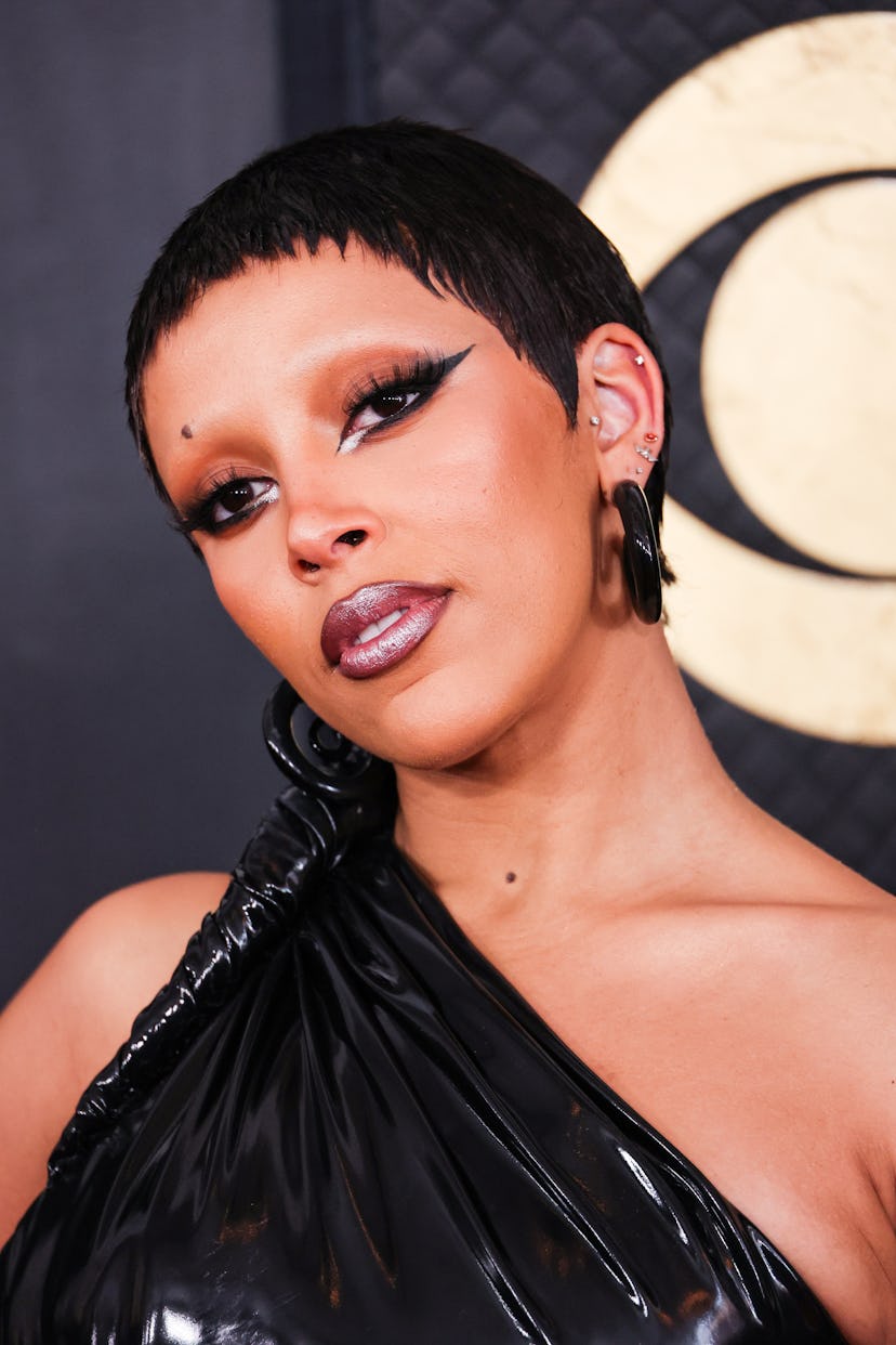 Doja at the Grammys in a pixie.