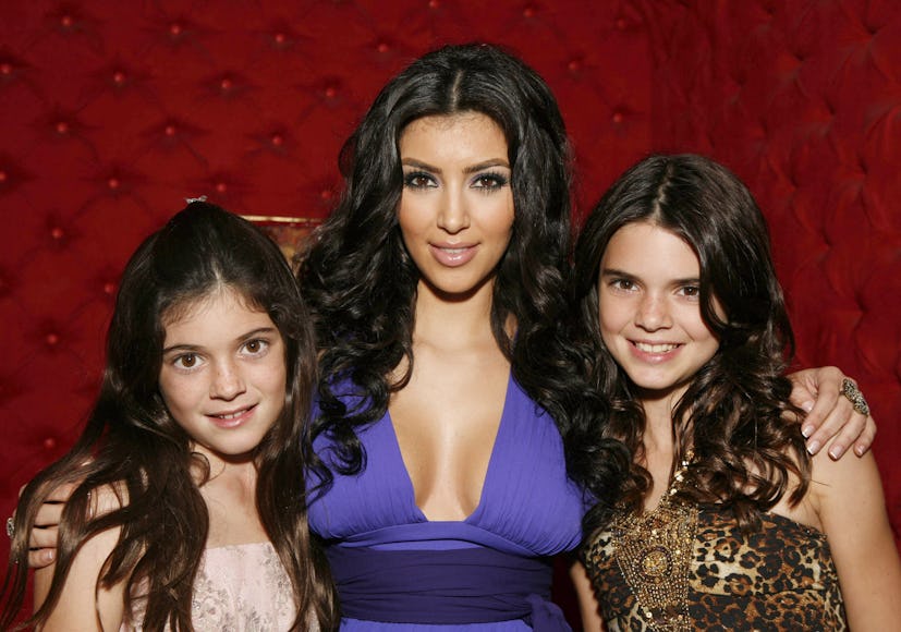 Kylie Jenner with Kim Kardashian and Kendall Jenner in 2007