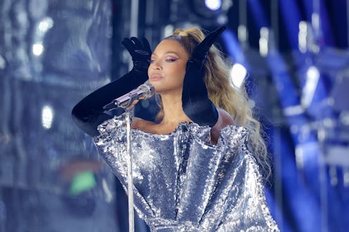 WARSAW, POLAND - JUNE 28: (EDITORIAL USE ONLY)(EXCLUSIVE COVERAGE) Beyoncé performs onstage during t...