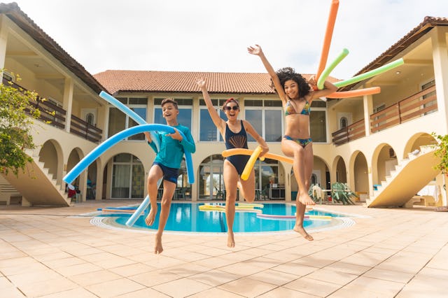 A New York-based part-time nanny travels the world with billionaires' kids and makes more money in a...