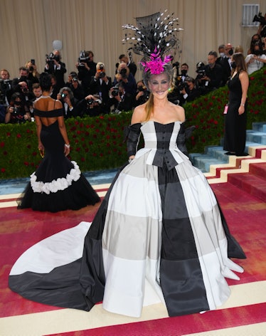 Sarah Jessica Parker attends The 2022 Met Gala Celebrating "In America: An Anthology of Fashion"