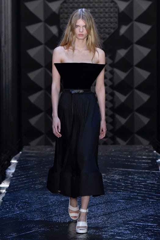 A model walks the runway during the Louis Vuitton Fall/Winter 2023 fashion show.