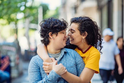 Here's how long you should be hugging your partner for for peak intimacy.