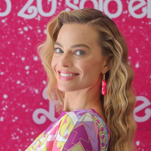 Margot Robbie crimped barbie hair