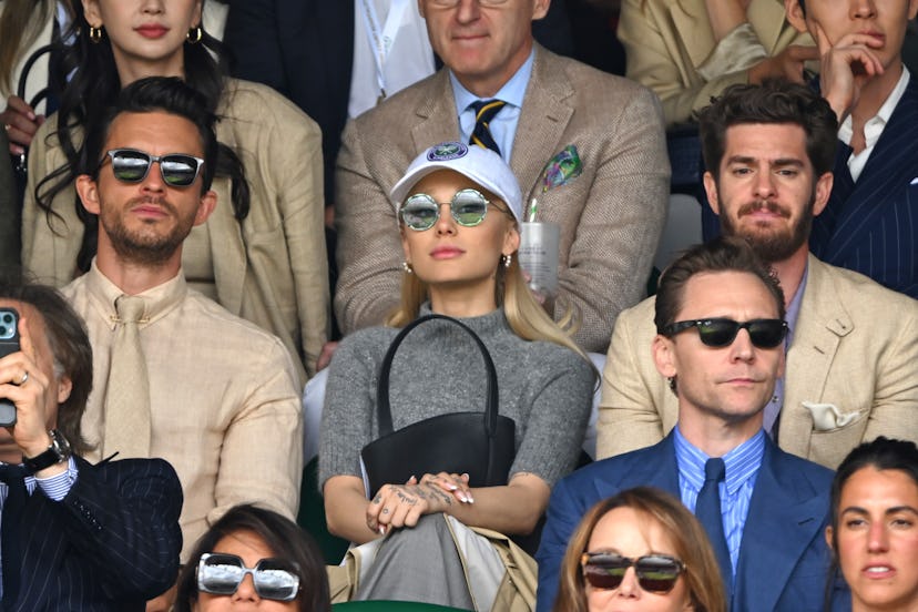 Jonathan Bailey, Ariana Grande, Tom Hiddleston, and Andrew Garfield watch Carlos Alcaraz vs Novak Dj…