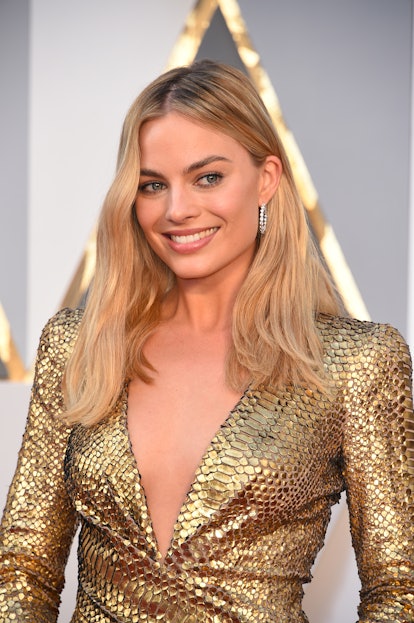 Margot Robbie's long blonde hair at the 88th Annual Academy Awards on February 28, 2016.