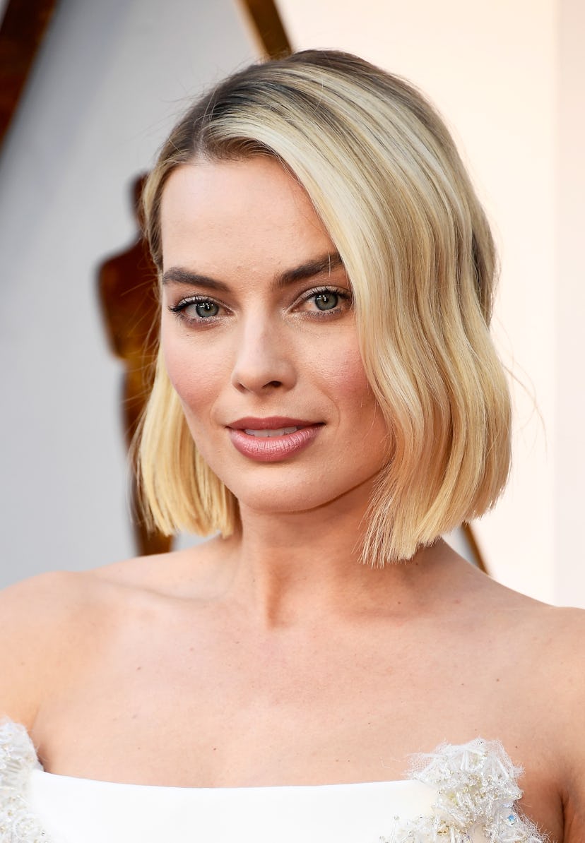 Margot Robbie short blonde bob hair at the 90th Annual Academy Awards on March 4, 2018.