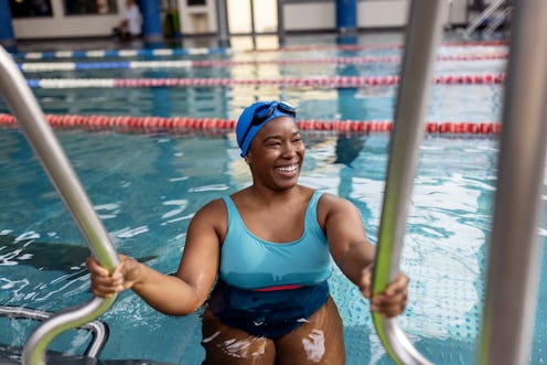 Swimming pool exercises you can do in the water, straight from trainers.