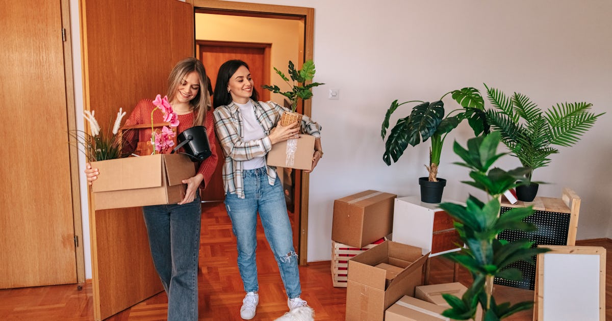7 Crucial Tips To Remember When You're Moving In With Someone New