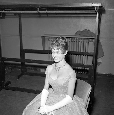 Brigitte Bardot, in evening dress, in the Night of the cinema organized in the Palais de Chaillot