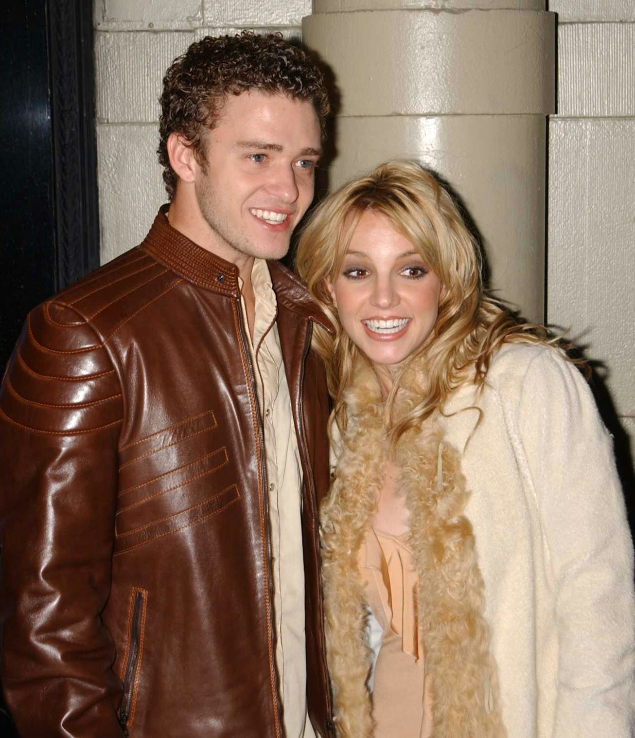 396961 02: (ITALY OUT) Singer Britney Spears and her boyfriend Justin Timberlake attend the Britney ...