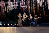 SEATTLE, WASHINGTON - JULY 22: EDITORIAL USE ONLY Taylor Swift and HAIM perform onstage during the T...