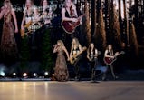 SEATTLE, WASHINGTON - JULY 22: EDITORIAL USE ONLY Taylor Swift and HAIM perform onstage during the T...