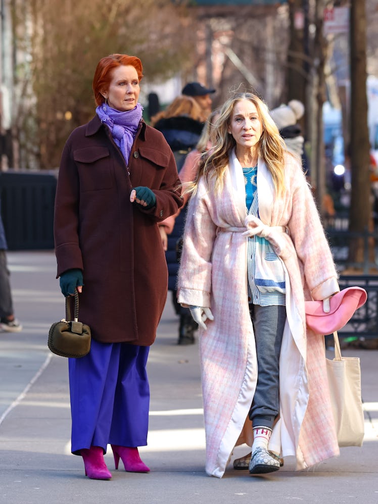 Cynthia Nixon and Sarah Jessica Parker are seen on the set of "And Just Like That" 