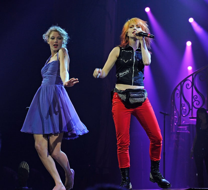 NASHVILLE, TN - SEPTEMBER 16:  Taylor Swift and Hayley Williams perform at the Bridgestone Arena on ...