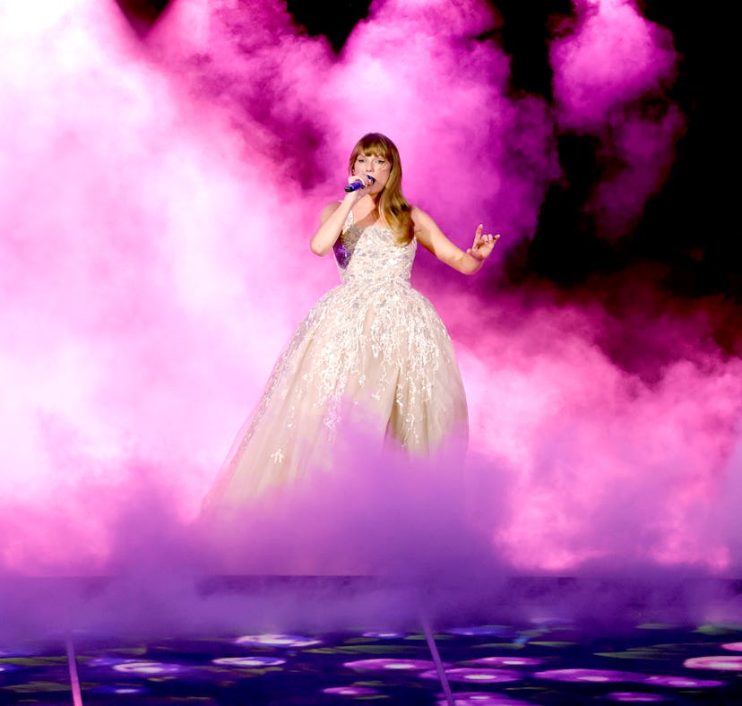 CINCINNATI, OHIO - JUNE 30: EDITORIAL USE ONLY  Taylor Swift performs onstage during "Taylor Swift |...