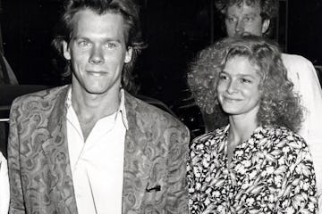 一个年轻的凯文·培根和Kyra Sedgwick黑白照片,散步,在纽约首映……