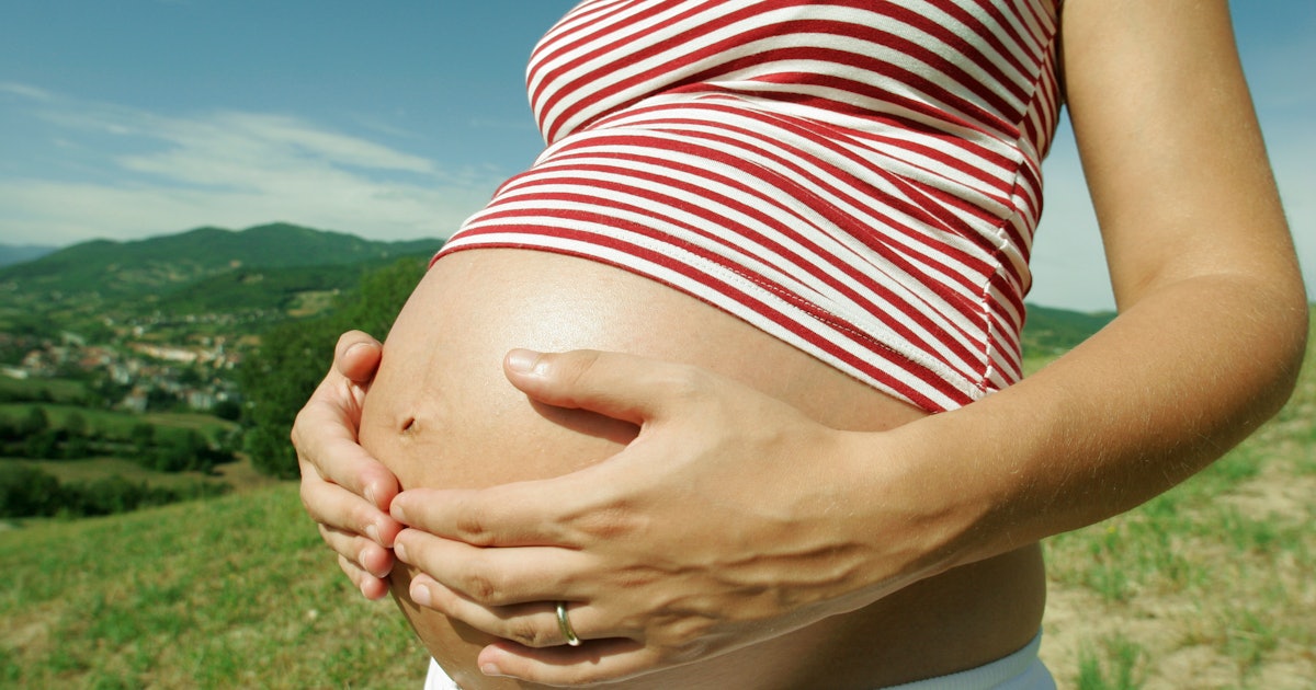 Большая беременность. Беременные женщины двойняшками. Беременность крупным плодом. Женщина с многоплодной беременностью.